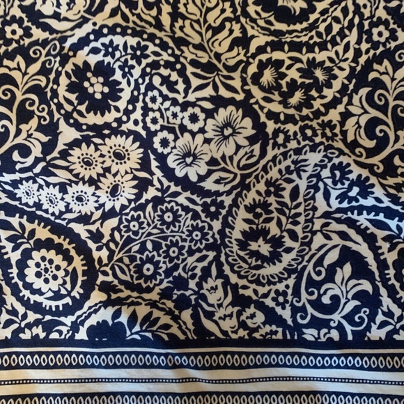 Talbots fully lined side zip stretch skirt. Worn‎ twice - Picture 2 of 4